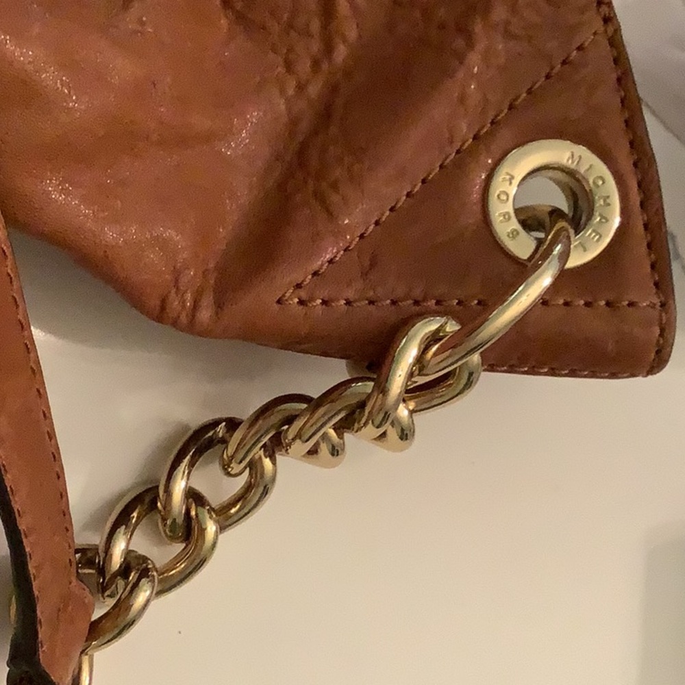 Michael Kors Uptown Astor hobo shoulder handbag.  Reminds me of the ARTSY LV. - Picture 7 of 9